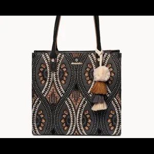 Spartina 449 Box Tote Proprietor’s Teapot